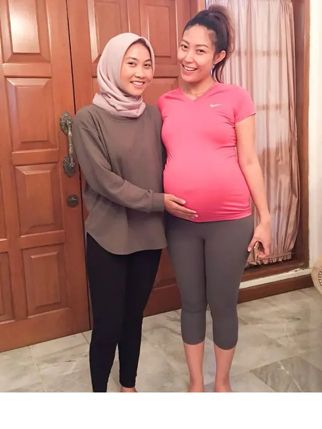 Biasa Glamour, Ini 7 Potret Ayu Dewi Tanpa Makeup yang jadi Sorotan