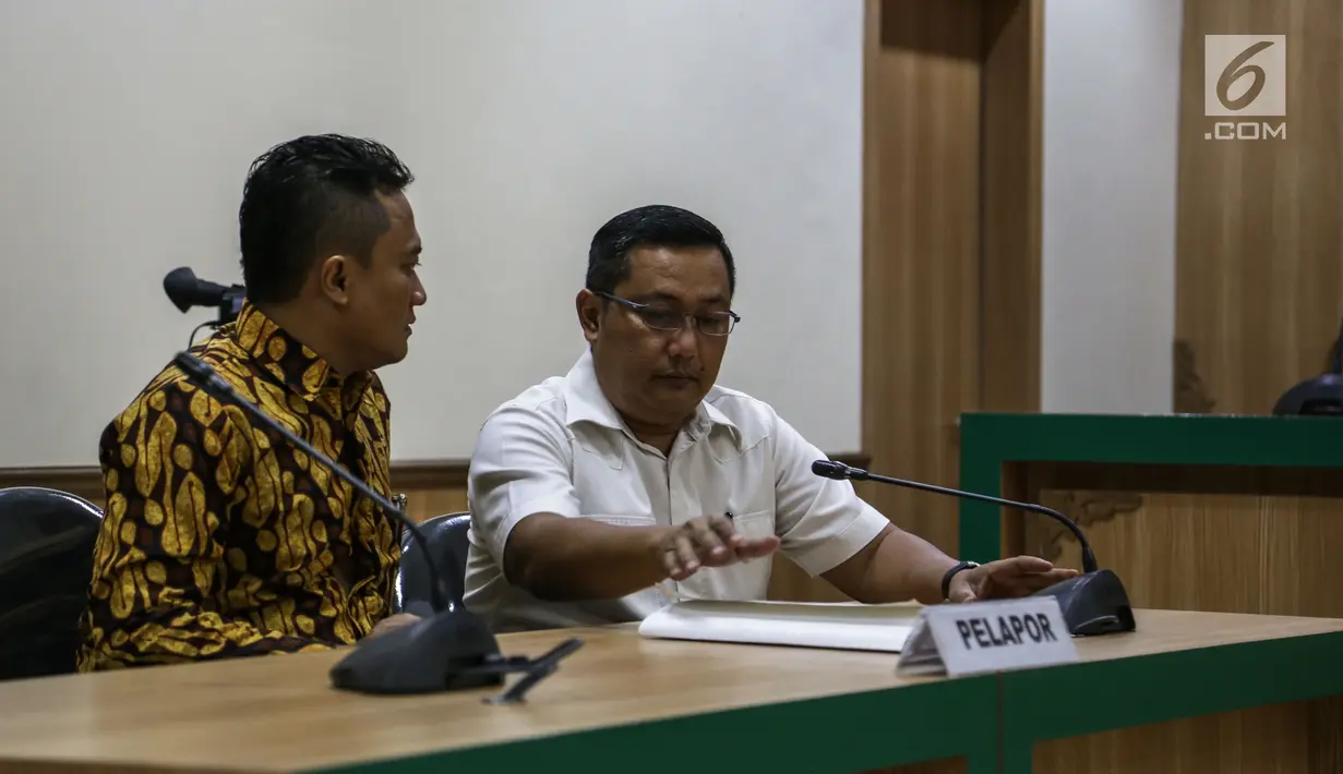 Perwakilan BPN Prabowo Subianto-Sandiaga menghadiri sidang  terkait dugaan kecurangan Pilpres 2019 di Gedung Bawaslu RI, Jakarta, Senin (20/5/2019). Laporan menolak laporan dugaan pelanggaran administratif Pemilu karena bukti-bukti yang diajukan belum memenuhi kriteria. (Liputan6.com/Faizal Fanani)