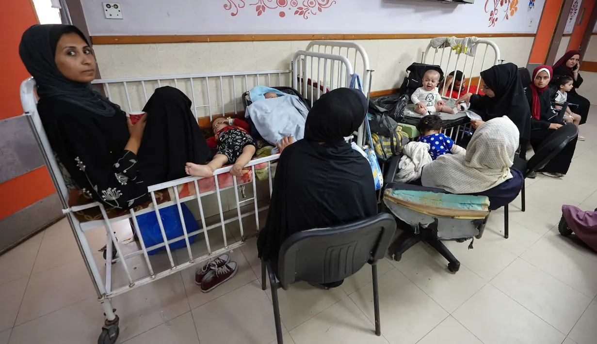 "Anak-anak di Gaza mengalami kelaparan, mereka kekurangan air bersih dan tidak mendapatkan bantuan medis yang memadai," kata Alexandra Saieh dari Save the Children. (Bashar TALEB / AFP)