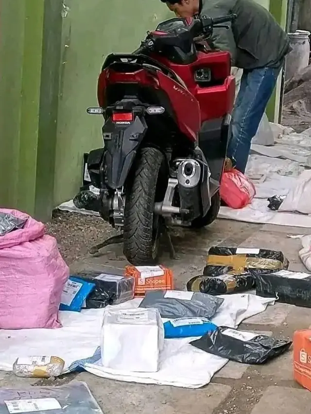 6 Potret Motor Meleyot Ini Penyebabnya Bikin Bertanya-tanya, Bentuknya Jadi Lucu