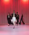 Yosafat Dwi Kurniawan memperkenalkan koleksi Après la Révolution dalam The Langham Fashion Soiree, kolaborasi The Langham Jakarta dengan Indonesia Fashion Designer Council (IFDC), 13 Agustus 2026. (dok. PR)