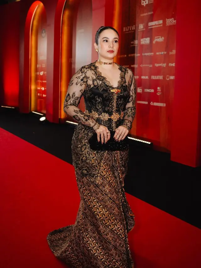 Parade kebaya artis di FFI 2023