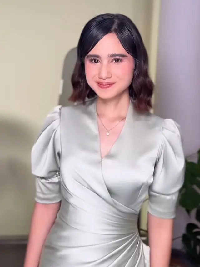 Makeup Tissa Biani saat Jadi Bridesmaid di resepsi Sahabat dengan MUA sang kakak. [@tissabiani]