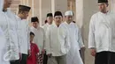Wapres Jusuf Kalla usai melaksanakan Salat Istisqo di Halaman Masjid Istiqlal, Jakarta, (1/11/2015). Wapres bersama masyarakat dan menteri melakukan shalat untuk meminta hujan agar Indonesia tidak didera musim kemarau. (Liputan6.com/Angga Yuniar) 