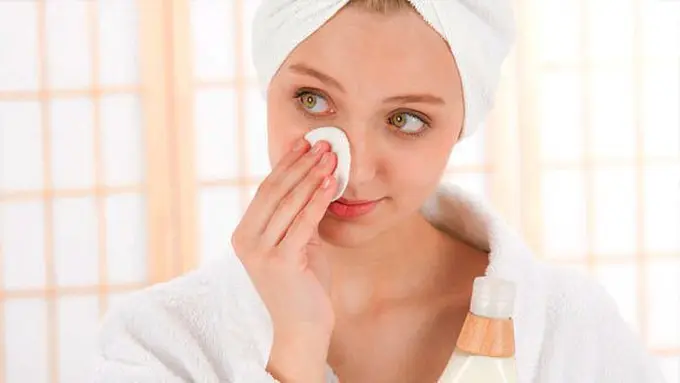 Tisu pembersih/copyright Shutterstock.com