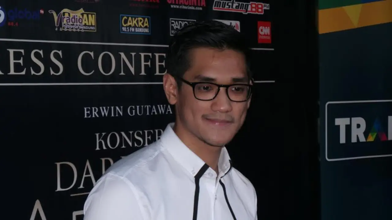 Afgan Bagi-bagi Cinta di 'Konser Dari Hati'