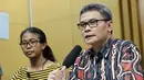 Pelaksana tugas (Plt) pimpinan KPK, Johan Budi memberikan keterangan pers terkait dengan penangguhan penahanan Ketua KPK nonaktif, Abraham Samad, di gedung KPK, Jakarta, Rabu (29/4/ 2015). (Liputan6.com/Helmi Afandi)