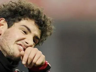 Reaksi kekecewaan striker AC Milan asal Brasil, Alexandre Pato di laga lanjutan Serie A melawan Palermo di San Siro Stadium, 13 Desember 2009. Milan kalah 0-2. AFP PHOTO/DAMIEN MEYER