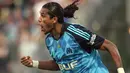 Marseille's forward Brandao celebrates after scoring a goal during the French L1 match Nice vs Marseille on May 13, 2009 at Ray stadium, in Nice. Marseille won 2-0. AFP PHOTO/STEPHANE DANNA