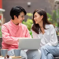 ilustrasi pasangan kencan/thebigland/Shutterstock