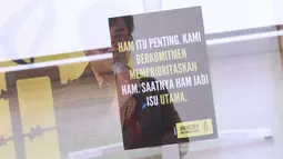 Peneliti Amnesty International, Papang Hidayat memberi paparan 9 Agenda Prioritas HAM di Jakarta, Senin (15/4). Amnesty International resmi menyerahkan 9 Agenda Prioritas HAM kepada Ketua Komnas HAM dan perwakilan kandidat Capres/Cawapres RI. (Liputan6.com/Helmi Fithriansyah)
