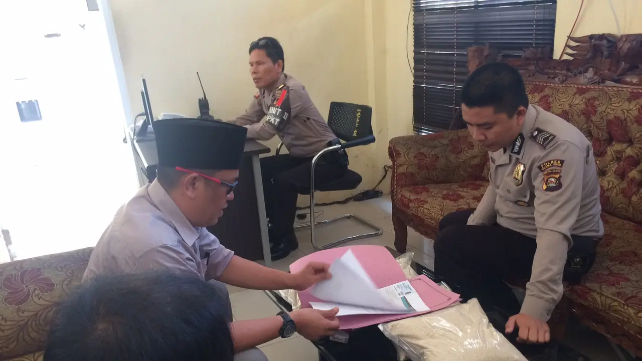 Buntut Panjang Aksi Bagi-bagi Uang Zulkifli Hasan di Muara Enim