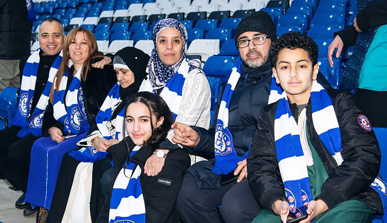 Dalam momen buka puasa bersama itu, Chelsea mengundang puluhan peserta yang sebgaian besar merupakan komunitas Muslim di London. (twitter/@CFCFoundation)