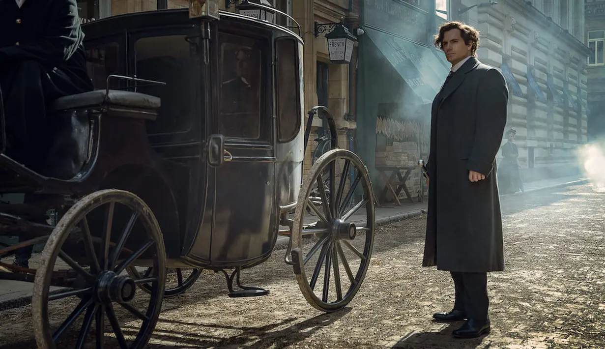 Saat ia mulai menemukan jejak konspirasi yang berbahaya, Enola harus mengerahkan bantuan dari sejumlah temannya, juga Sherlock, untuk menuntaskan misteri baru ini. (Foto: Netflix)