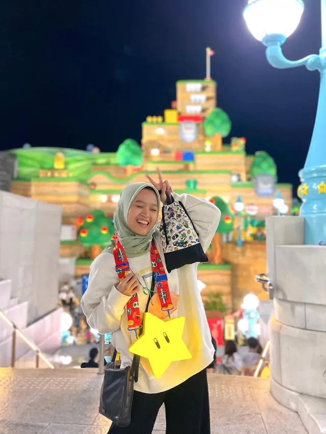 7 Potret Seru Bintang Emon dan Istri Liburan Ke Jepang, Bak Orang Masih Pacaran