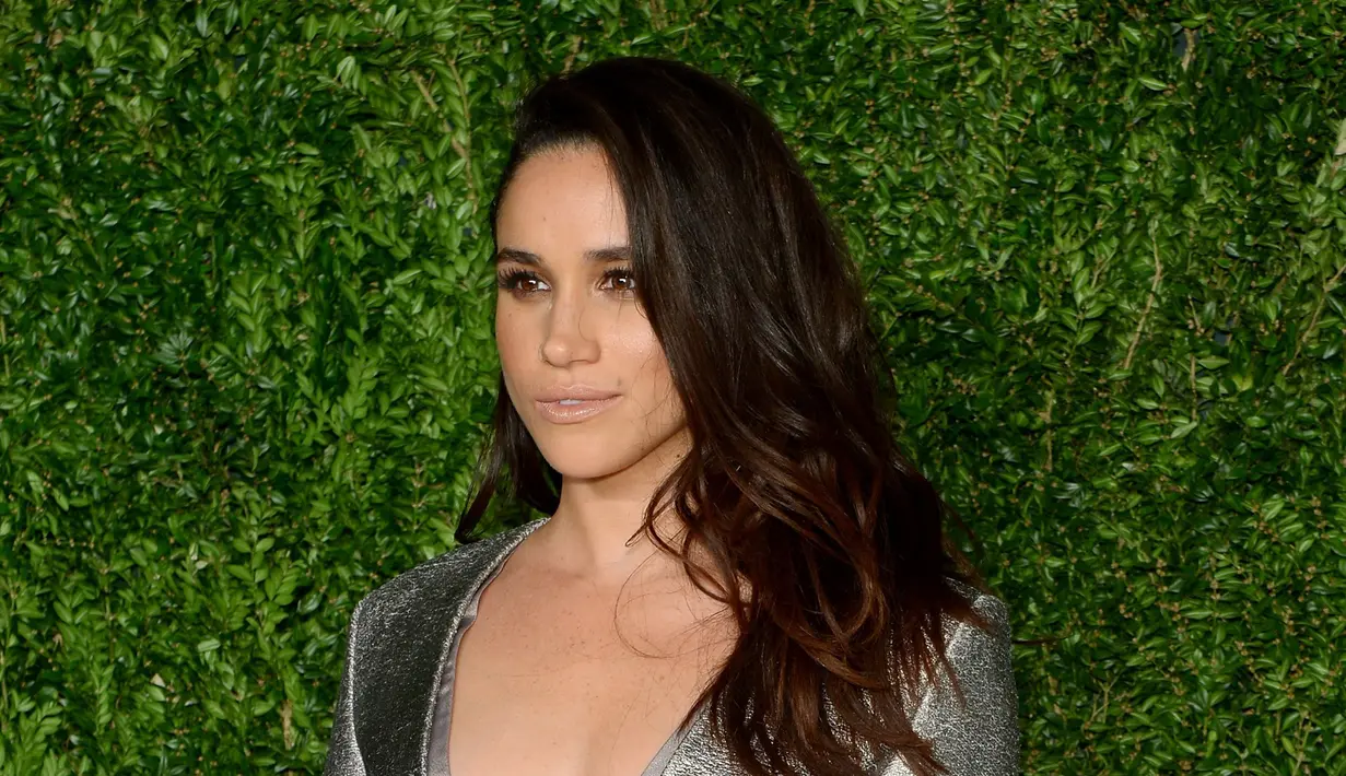 Ramai dibicarakan soal kedekatannya dengan Pangeran Harry, kini Meghan Markle juga menjadi sorotan publik. Meghan memang memiliki latar belakang yang baik, tak heran jika Pangeran Harry takluk dibuatnya. (AFP/Bintang.com)