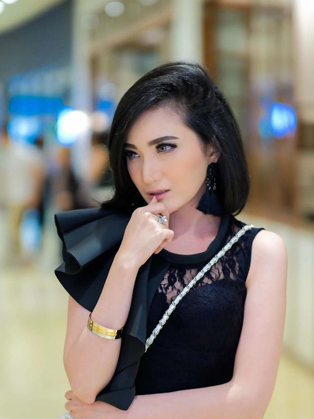 Lama Vakum, Ini 7 Potret Terbaru Kiki Amalia yang Masih Betah Sendiri