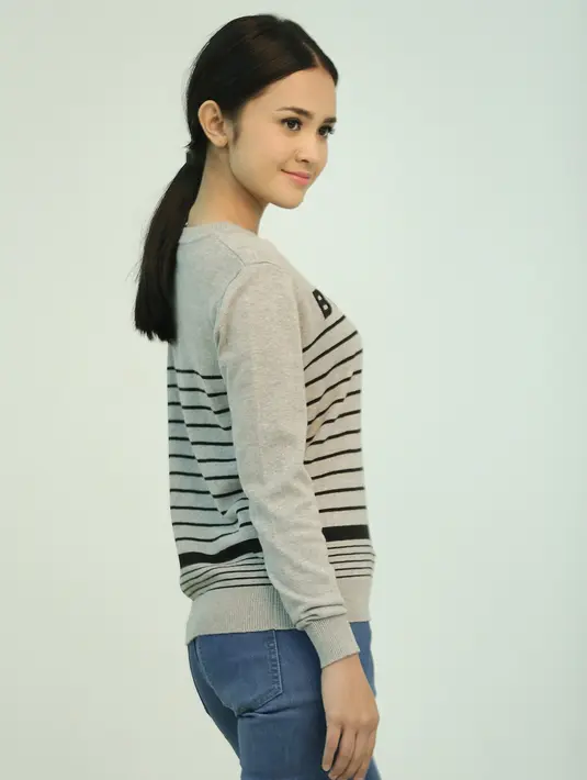 "Aku ikut kontribusi dari awal pembuatan, awal design, pemilihan bahan, lebih dalam ukuran, fittingan, emblem patch-patchnya aku yang pilih semuanya," tutur pemeran ILY from 38.000 Ft. (Galih W. Satria/Bintang.com)