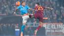Napoli berhasil meraih kemenangan krusial dalam perburuan gelar Serie A setelah menaklukkan AS Roma 1-0 di Stadio Olimpico, Senin (1/12/2025) dini hari WIB. (AP Photo/Gregorio Borgia)