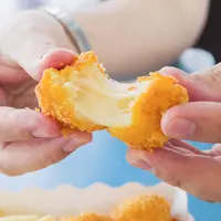 ilustrasi potato cheese ball/Image by jcomp on Freepik
