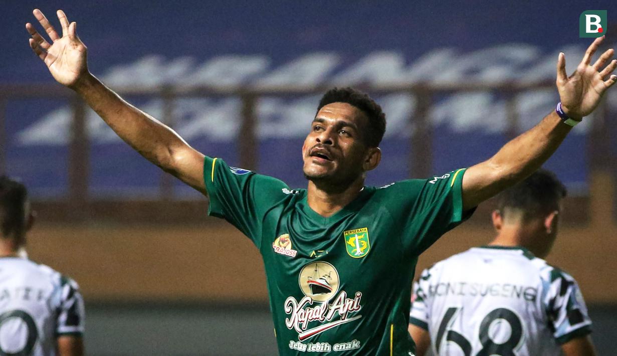 Selain di Timnas, Ricky Kambuaya juga berhasil tampil mengagumkan di BRI Liga 1 bersama Persebaya Surabaya. Pemain berusia 25 tahun tersebut berhasil mengemas tiga gol hingga pekan keenam ini. (Bola.com/Bagaskara Lazuardi)
