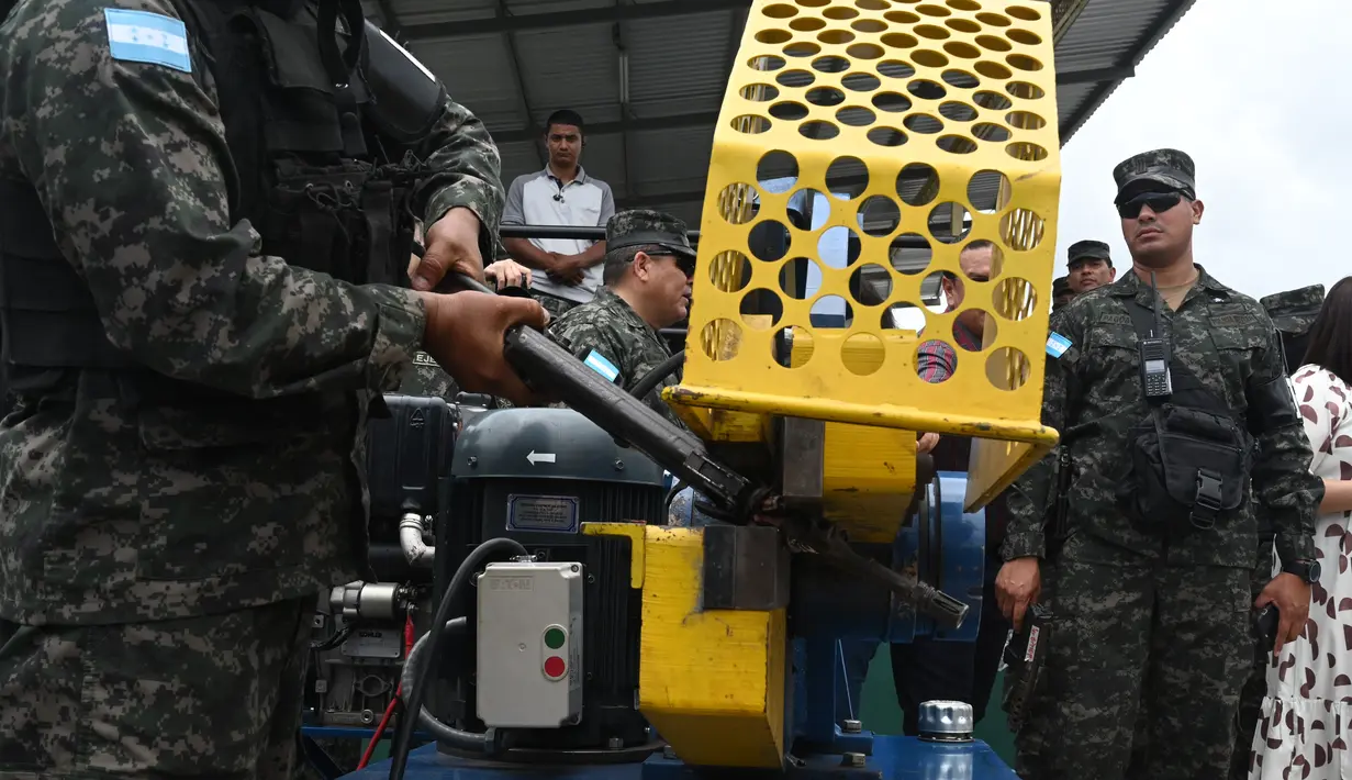 Setelah insiden tersebut, yang menyebabkan krisis pemerintahan nasional, militer Honduras mengambil alih penjara di seluruh Honduras. (AFP/Orlando Sierra)
​