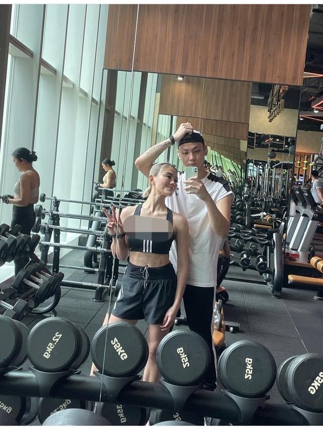 Potret Agnez Mo liburan di Bali ditemani sang pacar, Adam Rosyadi (Foto: Instagram agnezmo)