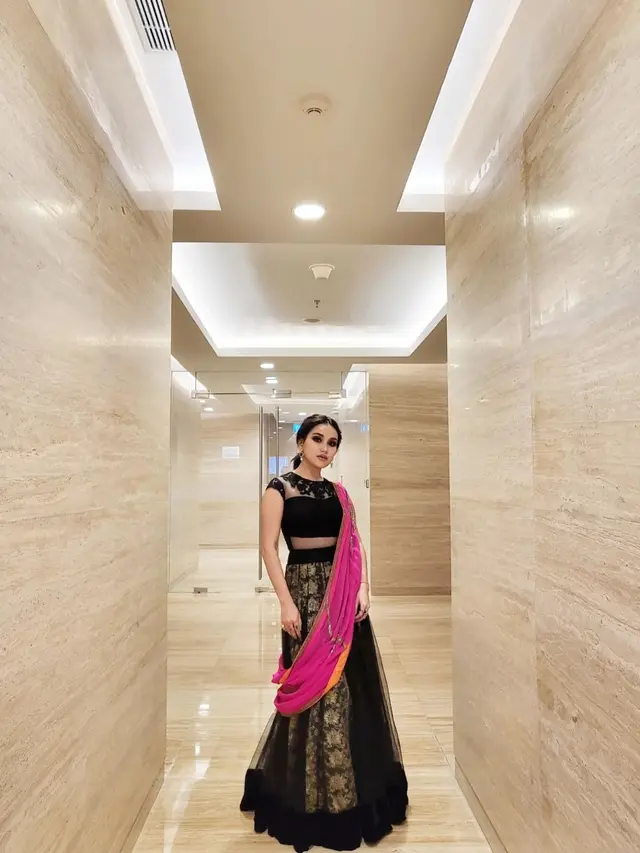 Tampil Beda, Ini 6 Potret Ayu Ting Ting Pakai Busana Ala India