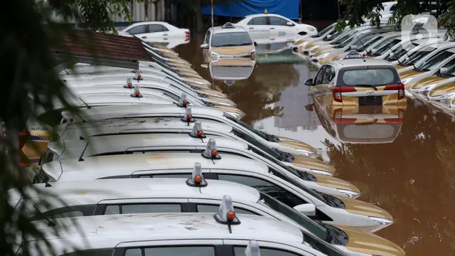 Banjir Jakarta, Pool Taksi Ekspress Terendam