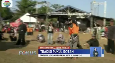 Tradisi pukul rotan atau tradisi ujungan dilakukan dua orang pria dewasa yang saling pukul menggunakan batang rotan.