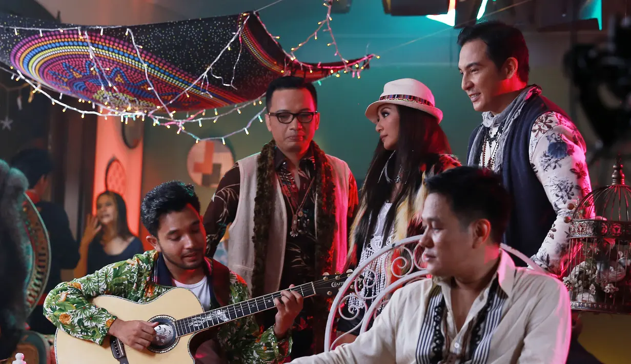 Frans menambahkan, bahwa kerja sama dengan Rizal Mantovani sejak tahun 1996. Tahun itu menggarap dua video klip. Dan pada tahun 1998, juga menggarap dua. (Galih W. Satria/Bintang.com)