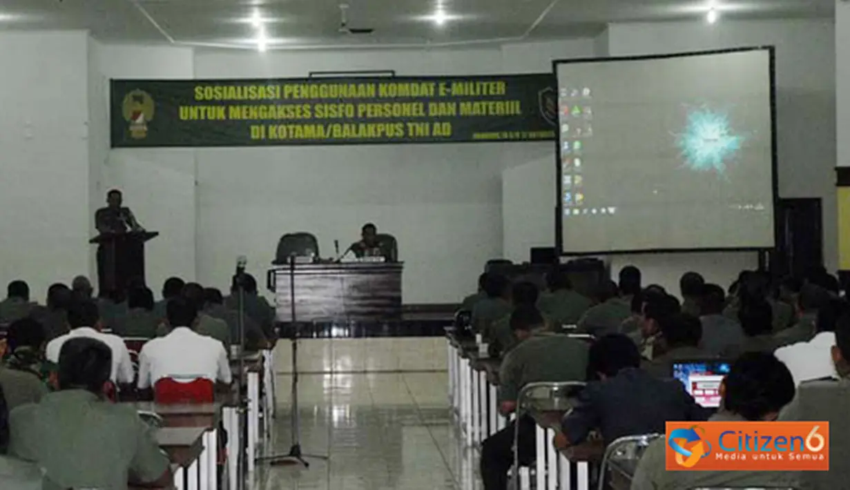 Citizen6, Bandung: Asisten Perencanaan (Asrendam) Kasdam III/Siliwangi Kolonel Inf Bramantyo Andi Susilo membuka Sosialisasi Penggunaan Komunikasi Dara E-Militer bagi Satuan TNI AD, Senin (10/10). (Pengirim: Pendam)