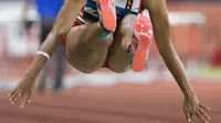 Pelompat jauh putri Indonesia, Maria Londa, saat beraksi pada Asian Games di SUGBK, Jakarta, Senin (27/8/2018). Hanya finis di peringkat kelima, Maria Londa gagal mempersembahkan medali. (Bola.com/Peksi Cahyo)