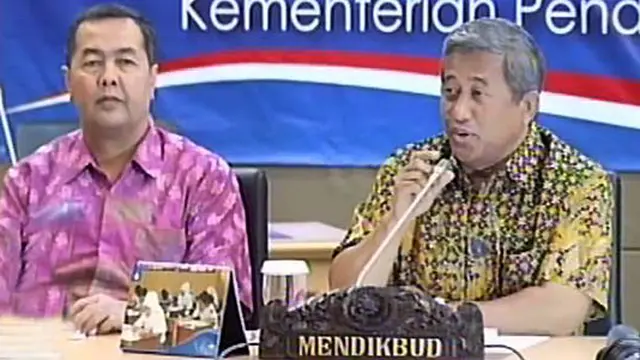 UN Ditunda, Mendikbud M. Nuh Minta Maaf
