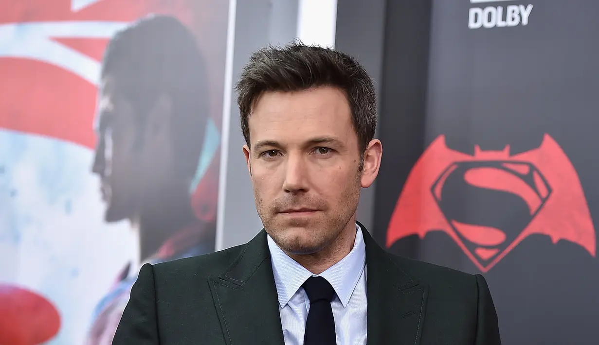 Tak hanya itu saja, Ben Affleck dianggap kurang teliti dan cermat demi memperhatikan hal-hal kecil yang dianggap sepele. Hingga saat ini Ben Affleck belum angkat bicara. (AFP/Bintang.com)