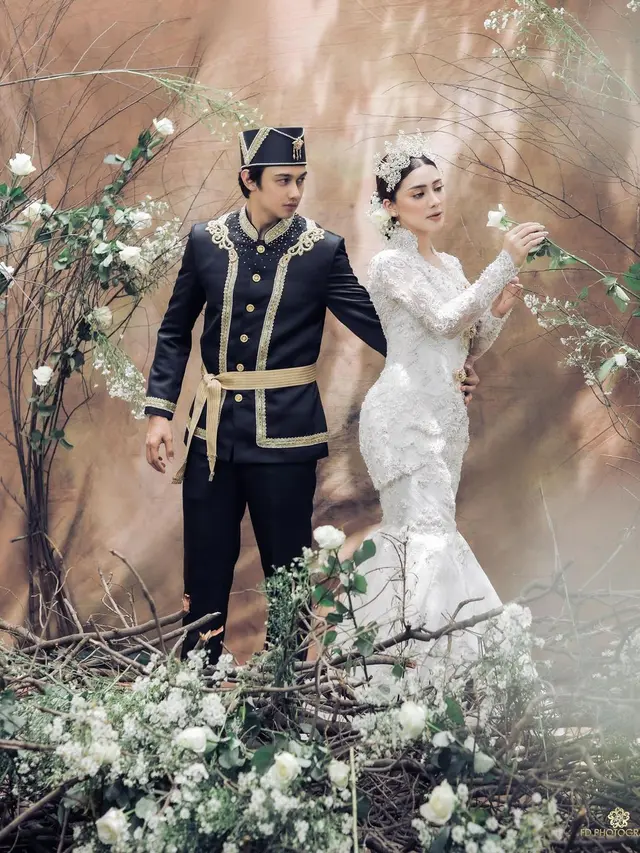 Usung Adat Minahasa, Ini 7 Potret Prewedding Caesar Hito dan Felicya Angelista