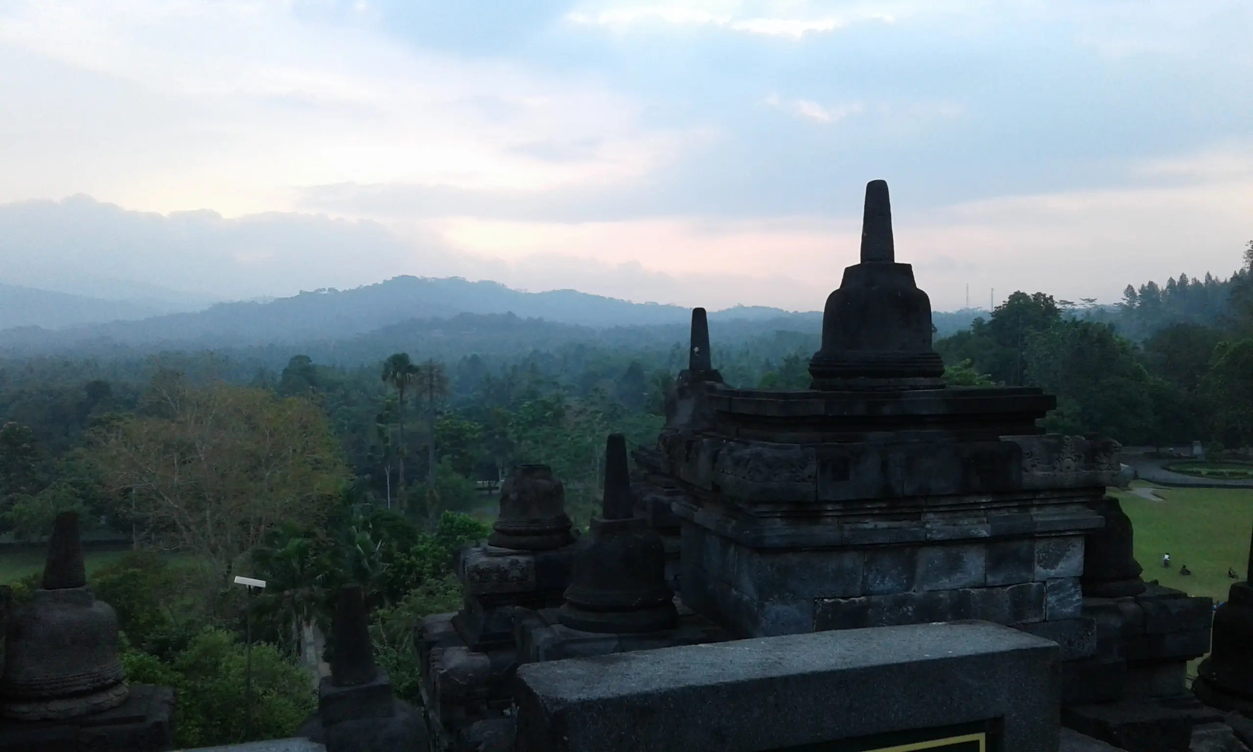 Pemandangan matahari terbit di kawasan Borobudur (Liputan6.com / Harun Mahbub)