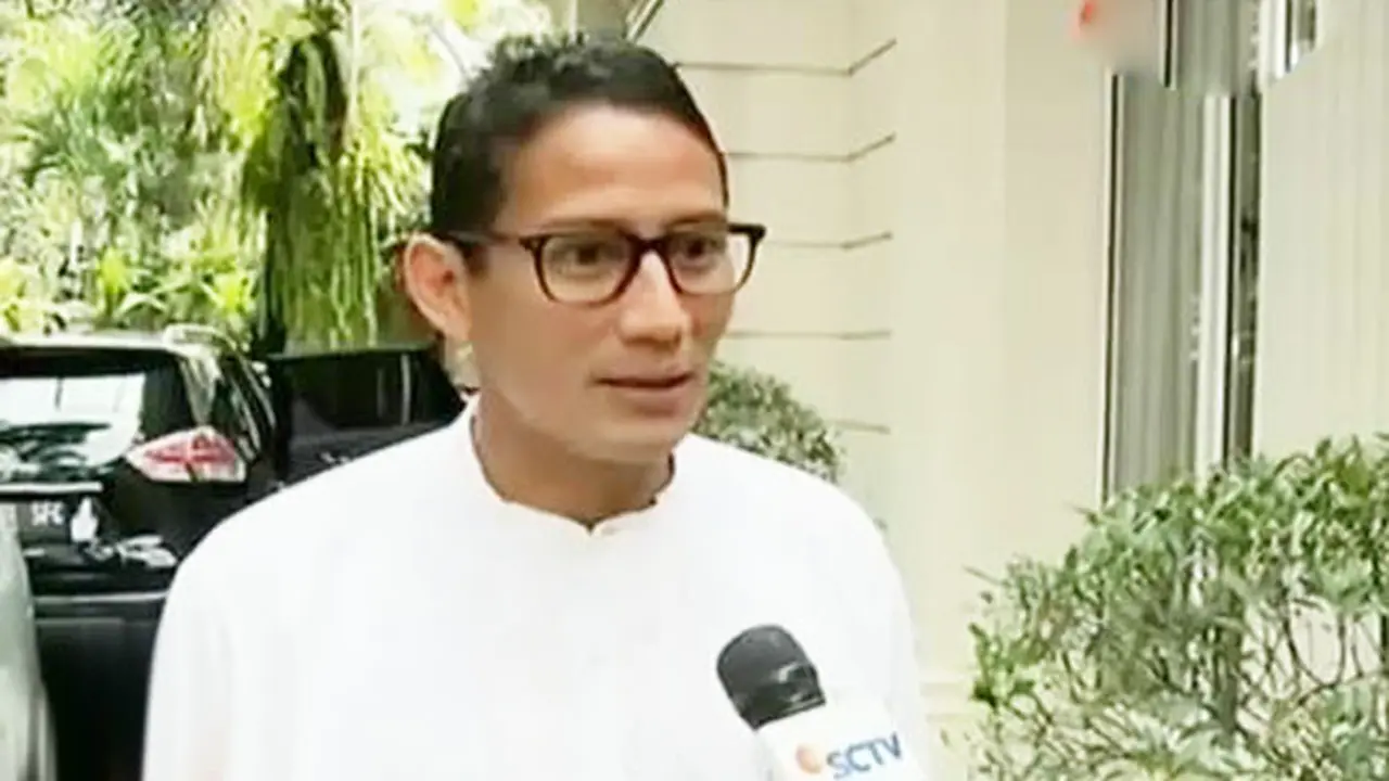 VIDEO: Sandiaga Uno Tanggapi Banjir Bunga untuk Ahok - Djarot
