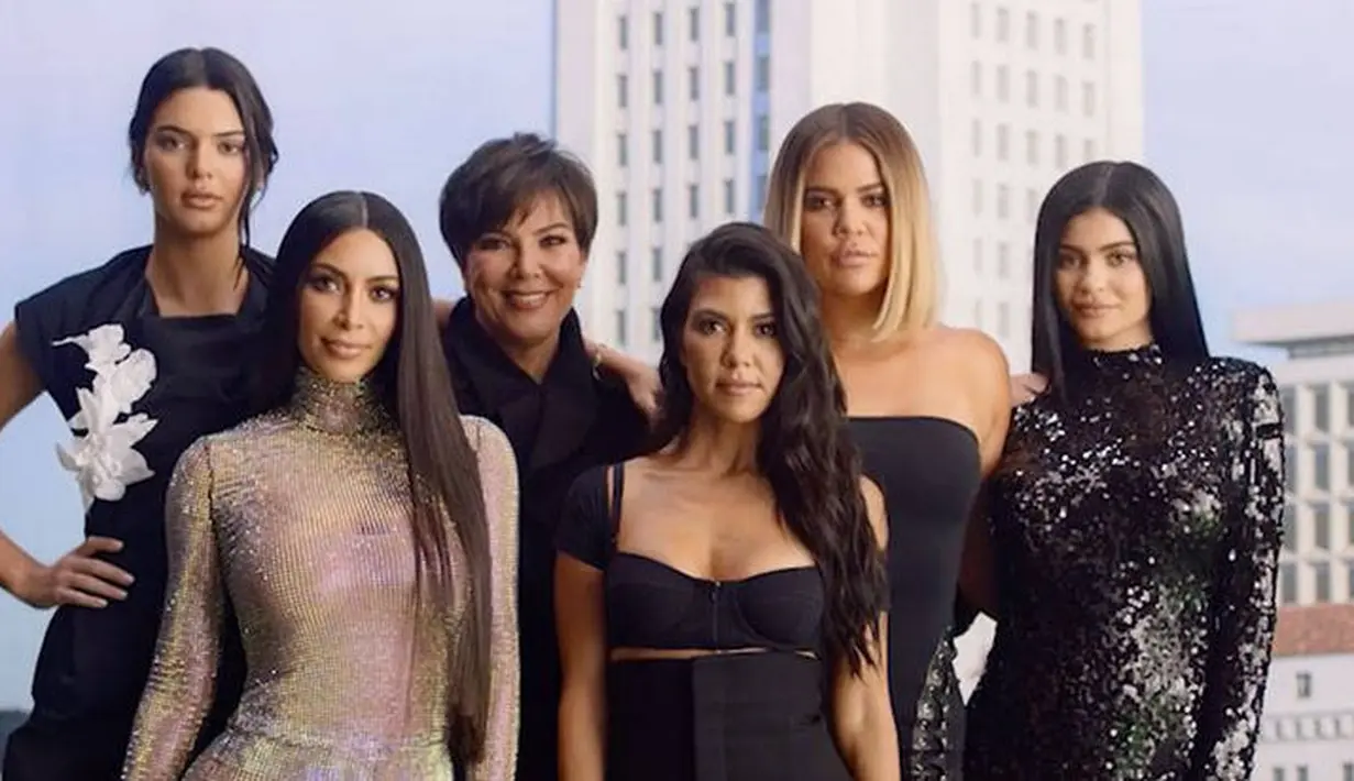 Tentu saja kabar tersebut tak bisa dipercaya. Penggemar keluarga Kardashian-Jenner pasti tahu bahwa semua saudarinya telah bahagia bersama pasangan mereka saat Kylie hamil. (Cosmopolitan)