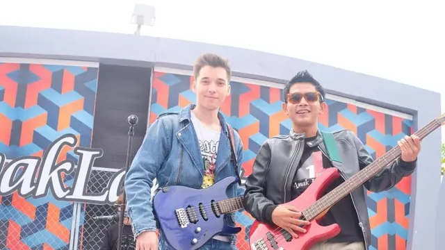 Sering Main Sinetron Bareng, Ini 6 Potret Stefan William dan Angga Putra Bak Saudara