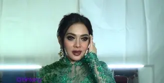 Syahrini beberapa kali memposting foto dengan seorang pria. Tetapi, siapa sih pria misterius yang selalu memanggil Syahrini ‘Sweet Princess’