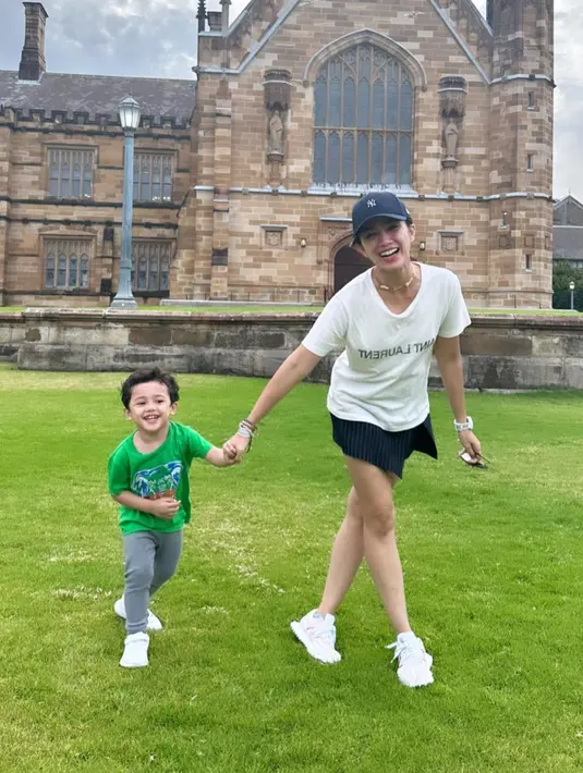 [Instagram/ussypratama]