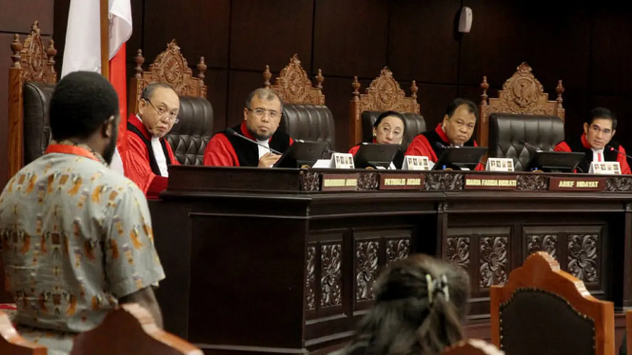 Perang Saksi Di MK