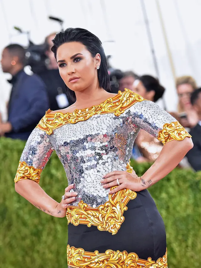 [Bintang] Gara-gara Hailey Baldwin, Taylor Swift Unfollow Akun Instagram Demi Lovato