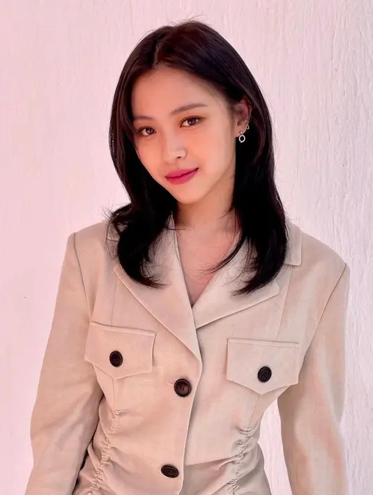 Gaya rambut segi pendek ala Ryujin ITZY ini patut kamu pertimbangkan. Menawan! (Instagram/itzy.all.in.us).