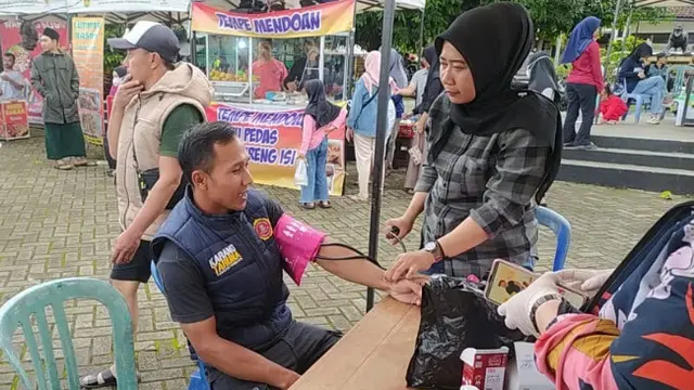 Jadi Tempat Asik Untuk Ngabuburit, Yuks Berwisata Sambil Berburu Takjil di Alun-alun Wanayasa