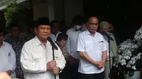 Ketua Umum (Ketum) Partai Gerindra Prabowo Subianto melakukan pertemuan dengan Kelompok Relawan Joko Widodo (Jokowi) yang tergabung dalam penyelenggara Musyawarah Rakyat (Musra). (Dok. Liputan6.com)