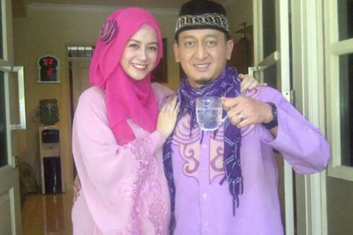 [Bintang] Ustaz Zacky Mirza dan Shinta Tanjung