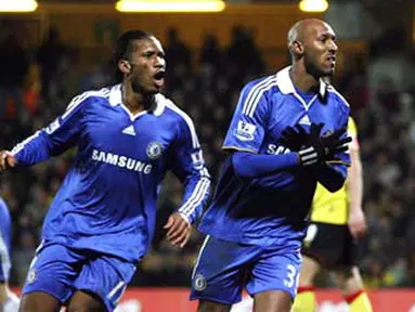 Chelsea&#039;s Nicola Anelka celebrates after scoring first goal against Watford as Didier Drogba runs beside during their FA Cup match at Vicarage Road in Watford, on February 14, 2009. AFP PHOTO/Chris Ratcliffe