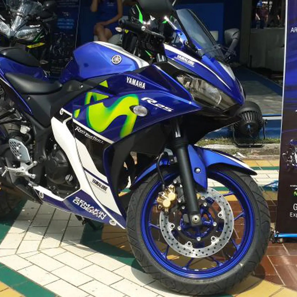 R25 motogp deals